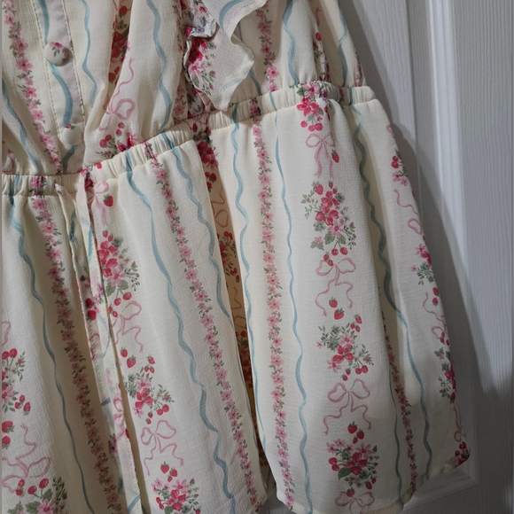 Torrid Ruffle Cinched Floral & Bow Print Cutesy Coquette Blouse, Size 2X, EUC! - Picture 9 of 16